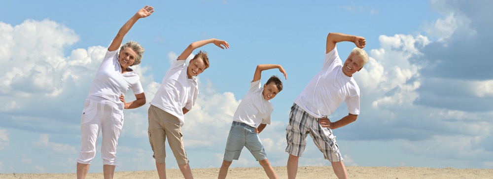 fysiotherpaie-vitaal-katwijk-familie-op-strand